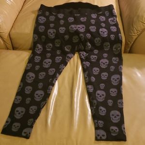 Black skull sweatpants